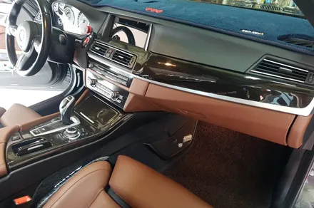 BMW F10 535i 블랙브러쉬 실내랩핑 시공_ 랩핑거                       서울/양주/남양주/포천 랩핑전문샾 / 양주시 덕정동