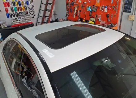 벤츠 C클래스 W205 루프스킨 시공 3M2080 유광블랙 / 양주시 덕정동