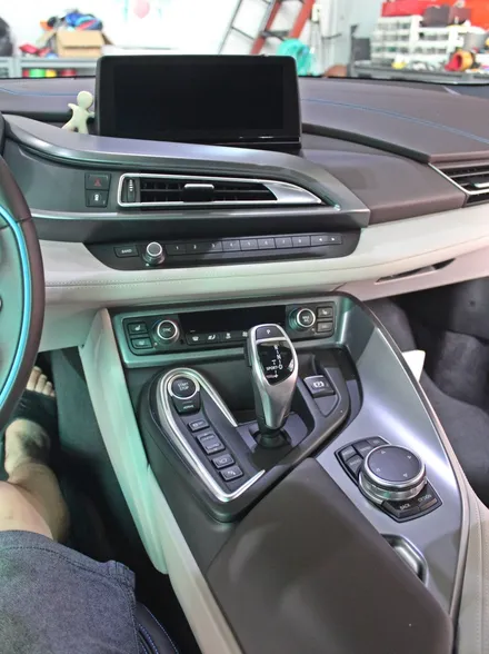bmw i8 실내 카본랩핑시공으로 슈퍼카다운 실내연출 / 양주시 덕정동