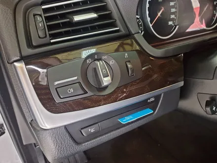 BMW F10 528i 실내카본랩핑으로 멋진 실내연출하세요 / 양주시 덕정동
