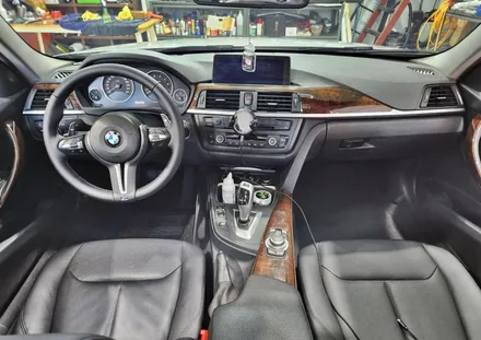 BMW F30 320i 촌스런 우드에서 유광카본 실내랩핑 세련미 폭발! / 양주시 덕정동
