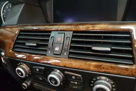 BMW E60 528i 실내 카본랩핑시공 양주랩핑거 / 양주시 덕정동