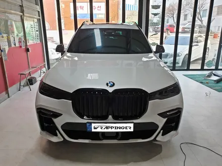 신형 BMW X7 차량의 사이드미러가 카본일때 더 멋진이유는? / 양주시 덕정동