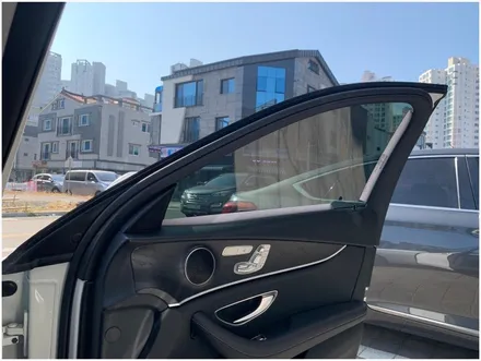 명지썬팅 E클래스 W213 블락포디 스카이 블루 썬팅입니다
