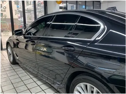 부산 명지 썬팅 BMW 5시리즈 G30 썬팅 재시공 및 아이나비 블랙작스 장착입니다