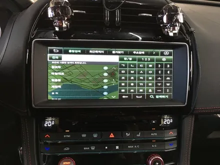 재규어 F-PACE M2C 카블릿으로 멀티미디어 환경 완성!!