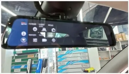 명지썬팅 테슬라 모델Y 레이노 S9 썬팅 및 lx5 룸밀러형 블랙박스 장착입니다