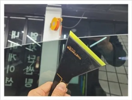 부산 명지 테슬라 전문 업체입니다 썬팅부터 전장까지 모든 작업이 가능합니다~
