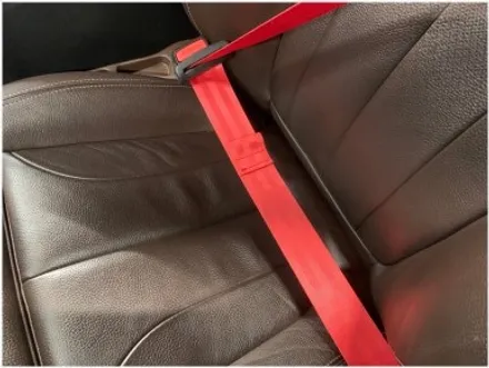 부산 강서구 BMW 1시리즈 컬러 안전벨트 교체 작업입니다