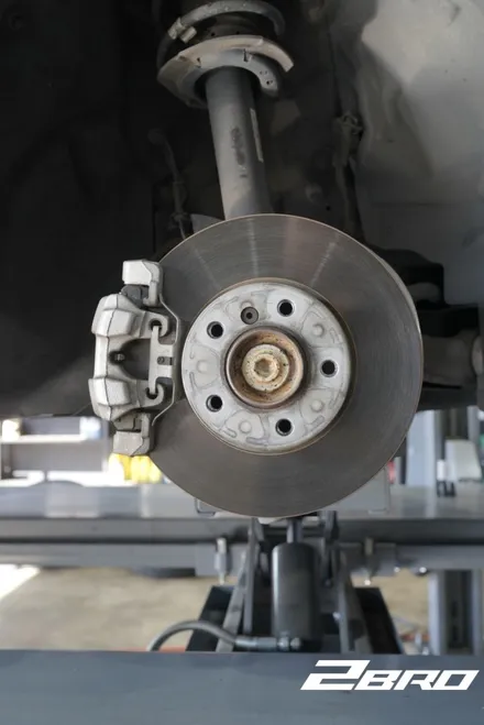 수원 동탄 화성 오산 평택 투브로모터스 합성유 엔진오일 각종 오일 바디킷 튜닝 공임 작업 BMW 5GT 프런트 브레이크 교환 리어 브레이크 도색 / 화성 융건로