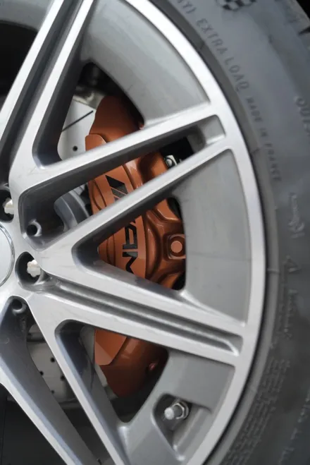수원 화성 평택 오산 동탄 투브로 모터스 캘리퍼도색 벤츠 amg gt 43 브론즈 색상 캘리퍼도색 / 화성 융건로