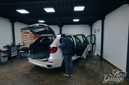 BMW X5 40d Mpack 틴트어카 틴팅 & 블랙박스 & 보조배터리 by. Bros garage