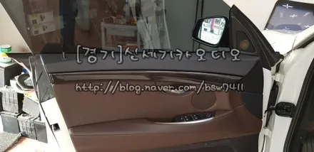 오산동탄송탄수원네비매립블랙박스경보기광각미러불스원미러썬팅블랙박스보조밧데리세라믹코팅※5gt포칼스피커교환시공※ / 평택 오산 안성