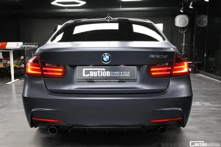 BMW 330d 무광으로 바꾸고 싶다면 KPMF 무광 마그네틱 블랙 랩핑 / 과천시 주암동