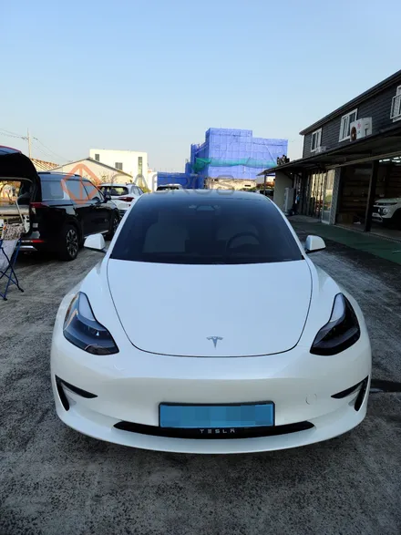 레이노 프레스토R2 필름과 테슬라 모델3의 만남