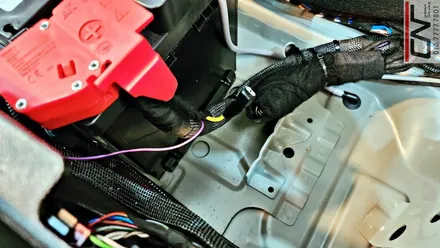 BMW 순정 블랙박스 고장, 아이나비 Z8000 + 케어셀 CZ8A 블랙박스와 보조배터리 대체하기 / 대전 서구