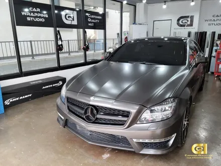 벤츠 CLS 63AMG 새틴 다크 바사트 전체랩핑 시공기 수원 자동차 랩핑 전문점 씨앤큐원 에서! / 수원 오목천동