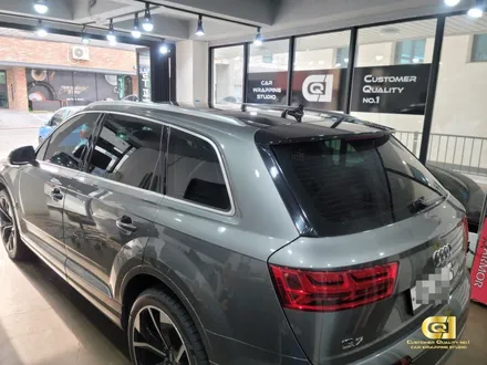 수원랩핑 전문점 씨앤큐원에서 아우디 Q7 루프스킨, 사이드미러 랩핑시공기! / 수원 오목천동