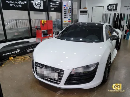 아우디 R8 v10 리얼카본 패키지 랩핑 시공 수원랩핑 전문점 씨앤큐원 에서 / 수원 오목천동