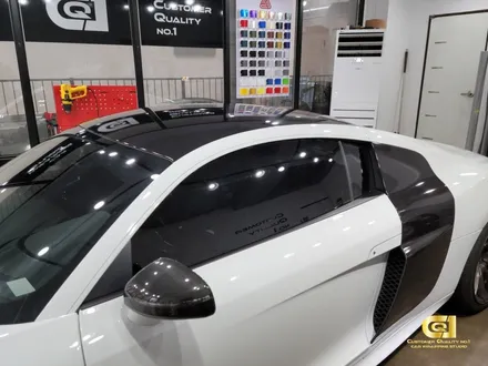 아우디 R8 v10 리얼카본 패키지 랩핑 시공 수원랩핑 전문점 씨앤큐원 에서 / 수원 오목천동