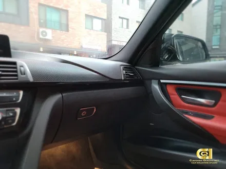 BMW 실내랩핑 시공으로 드라이빙 감성 업그레이드 수원랩핑 전문점 씨앤큐원 에서 / 수원 오목천동