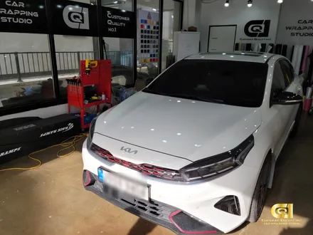 기아 K3 GT 루프스킨 시공으로 스포티함 더하기 수원랩핑 전문점 씨앤큐원 에서 / 수원 오목천동