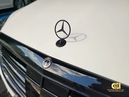 벤츠 S 63AMG 새틴화이트 전체랩핑 시공완료 수원랩핑 전문점 씨앤큐원에서 / 수원 오목천동