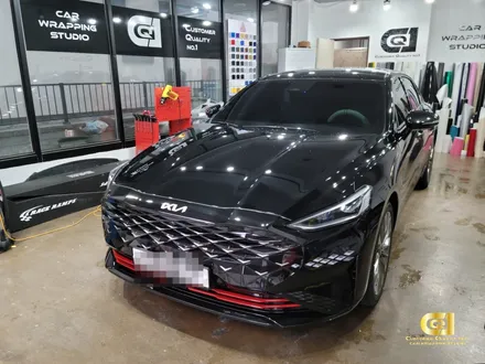 기아 K8 크롬죽이기 시공으로 올블랙 K8 완성! 수원랩핑 전문점 씨앤큐원 에서 / 수원 오목천동