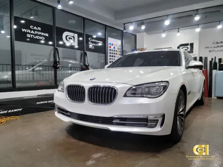 BMW 750LI 전체랩핑 시공기 수원랩핑 전문점 씨앤큐원에서 유광 화이트펄로 시공 완료! / 수원 오목천동