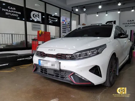 기아 K3 GT 루프스킨 시공으로 스포티함 더하기 수원랩핑 전문점 씨앤큐원 에서 / 수원 오목천동