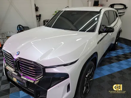 BMW 최고가 SUV XM루프스킨과 포인트랩핑 시공으로 스포티함을 더하다 수원랩핑 전문점 씨앤큐원 / 수원 오목천동