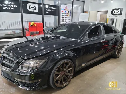 벤츠 CLS 63AMG 새틴 블랙락그레이 전체랩핑 시공기 수원랩핑 전문점 씨앤큐원 에서 / 수원 오목천동