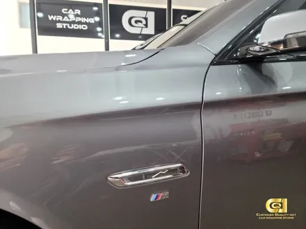 BMW 520d 새틴블랙 전체랩핑시공기! 수원랩핑 전문점 씨앤큐원에서 시공 완료 / 수원 오목천동