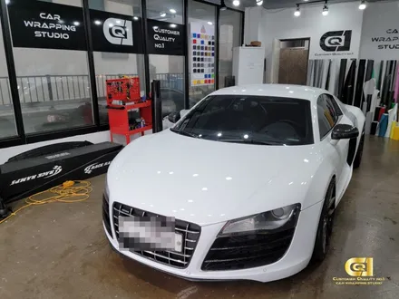 아우디 R8 v10 리얼카본 패키지 랩핑 시공 수원랩핑 전문점 씨앤큐원 에서 / 수원 오목천동