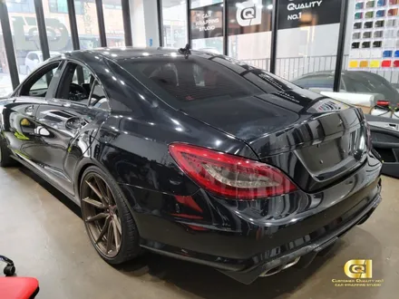벤츠 CLS 63AMG 새틴 블랙락그레이 전체랩핑 시공기 수원랩핑 전문점 씨앤큐원 에서 / 수원 오목천동