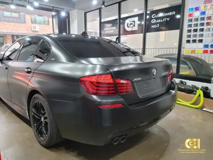 BMW 520d 새틴블랙 전체랩핑시공기! 수원랩핑 전문점 씨앤큐원에서 시공 완료 / 수원 오목천동