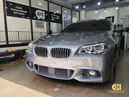 BMW 520d 새틴블랙 전체랩핑시공기! 수원랩핑 전문점 씨앤큐원에서 시공 완료 / 수원 오목천동