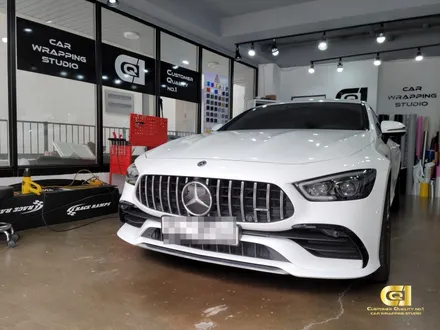 벤츠 GT 루프스킨 시공으로 스포티함을 더하다! 수원랩핑 전문점 씨앤큐원에서 / 수원 오목천동