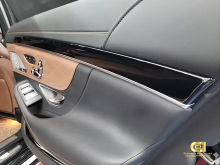메르세데스 벤츠 S클래스 63AMG 실내 유광카본 전체랩핑 시공완료 / 수원 오목천동