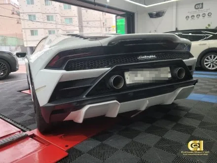 람보르기니 우라칸 부분랩핑 제거와 전체 PPF제거로 순정화 완료 수원랩핑 씨앤큐원에서 / 수원 오목천동