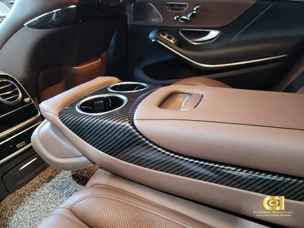 메르세데스 벤츠 S클래스 63AMG 실내 유광카본 전체랩핑 시공완료 / 수원 오목천동