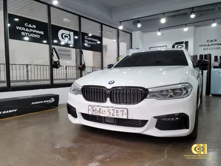 BMW 530I 그릴과 사이드 미러 랩핑시공으로 드레스업 완성! 수원 자동차 랩핑 전문점 씨앤큐원에서 / 수원 오목천동