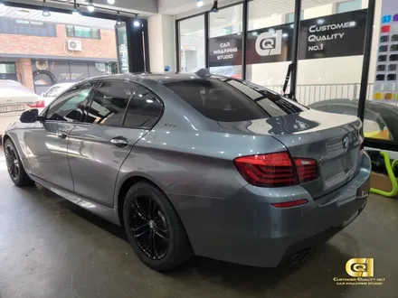 BMW 520d 새틴블랙 전체랩핑시공기! 수원랩핑 전문점 씨앤큐원에서 시공 완료 / 수원 오목천동