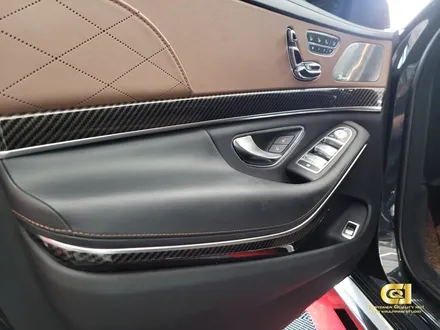 메르세데스 벤츠 S클래스 63AMG 실내 유광카본 전체랩핑 시공완료 / 수원 오목천동
