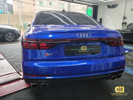 아우디 S8 고광택 사파이어 블루 전체랩핑 시선집중! 커스텀 S8 완성 수원자동차랩핑 씨앤큐원 / 수원 오목천동