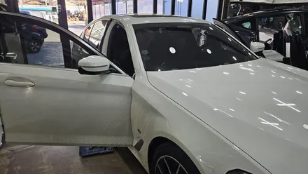 영등포 BMW530i 블랙박스 교체 (순정형에서 사재품 아이나비로 교체) / 영등포구 문래동