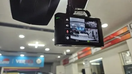 수입차 블랙박스, 하이패스 설치)구형 BMW520d F바디 하이패스, 블랙박스 설치 / 영등포구 문래동