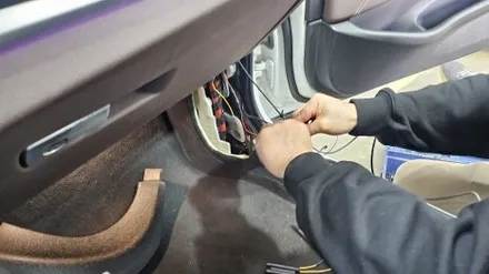 영등포 BMW530i 블랙박스 교체 (순정형에서 사재품 아이나비로 교체) / 영등포구 문래동