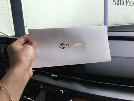 2021신형카니발) 4세대 신형하니발 레인보우 반사필름시공 V90 전면23% 측,후면12%시공 / 서울 양천, 구로, 강서, 영등포, 부천