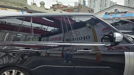랜드로버 16년식 레인지로버 보그 앞유리,1열 눈부심으로 인한 썬팅 재시공. (전면15% 1열5% 농도) / 서울 양천, 구로, 강서, 영등포, 부천